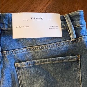 FRAME Le Sylvia Crop High Rise Straight Fit Jeans
